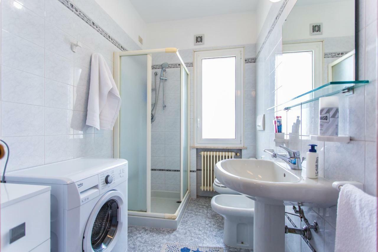 Appartamento con 2 Camere da Letto e Balcone